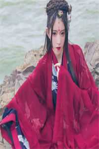 她是美人，白发也惊春玲玲裴邵年小说完结版